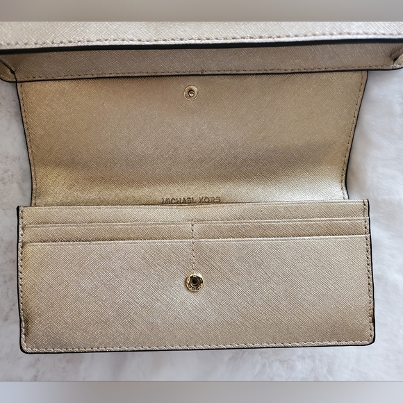Michael Kors Brand New Cynthia handbag and wallet. - Picture 13 of 14